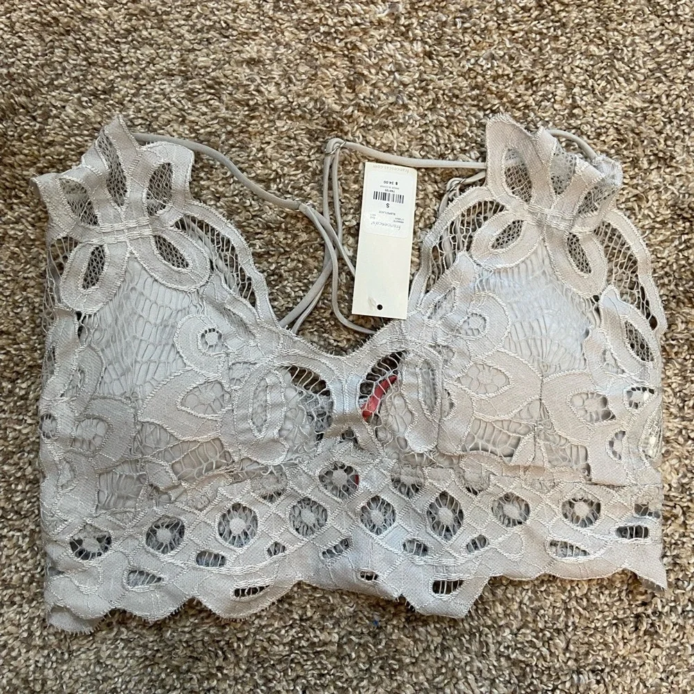 NWT Francesca's Collections Lace Bralette in Light Gray - Picture 1 of 3